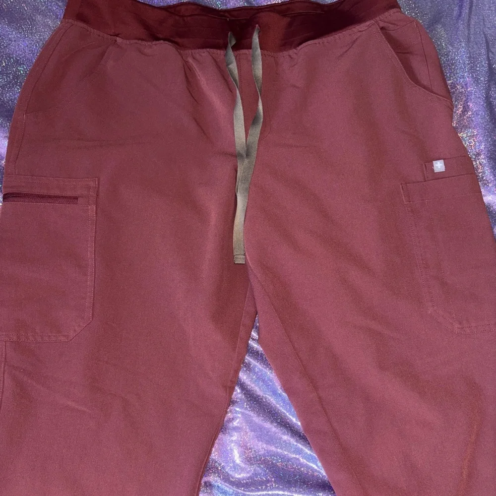 Figs Scrub Pants - Picture 2 of 9